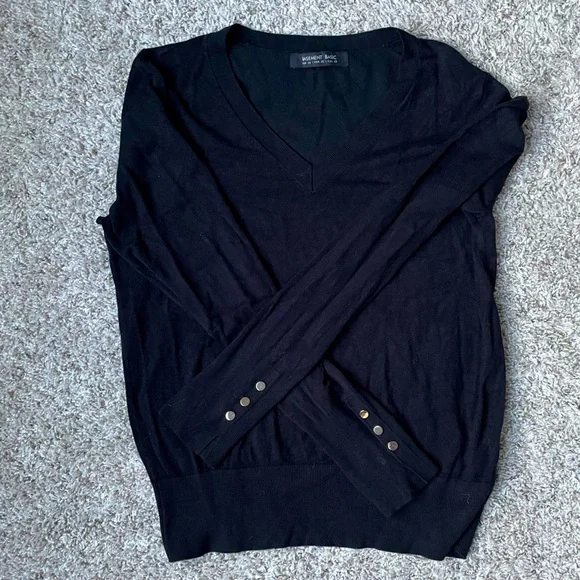 Basement Basic Black V-Neck Sweater - Size XS Cuffed Long Sleeve Golden Buttons - Picture 2 of 3